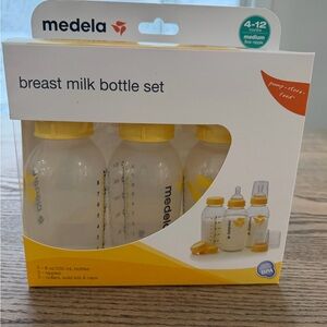 Medela Breast Milk Bottle Set with Yellow Accents